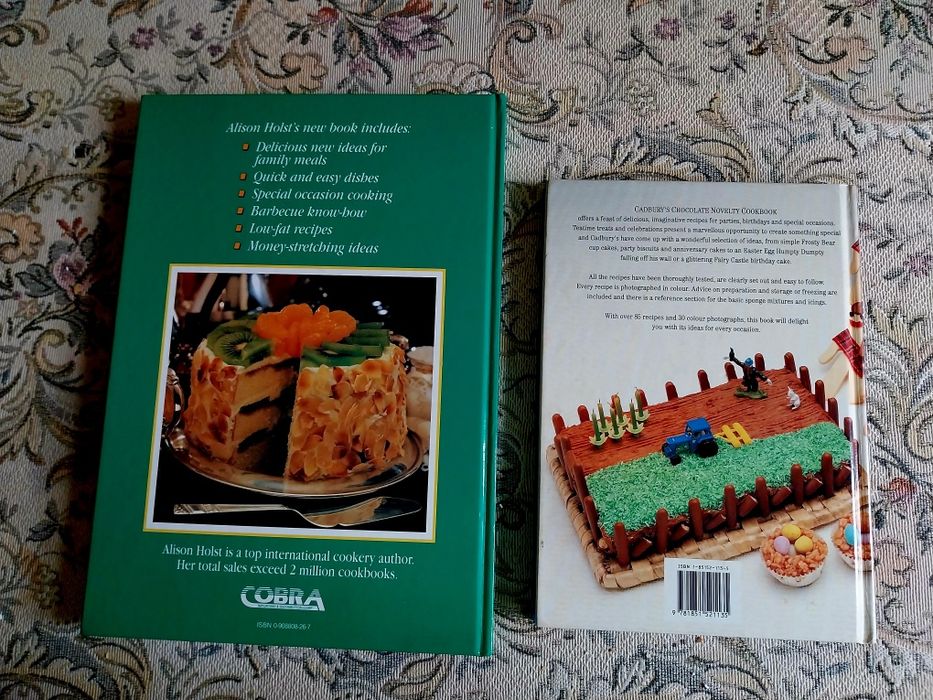 Family favorites + Chocolate novelty cook books - готварски книги на английски език