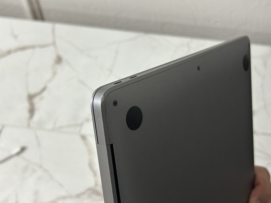 Продам MacBook Air M1