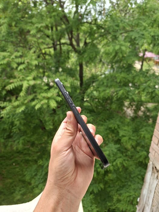 Redmi 13C 8/256 holati yaxshi