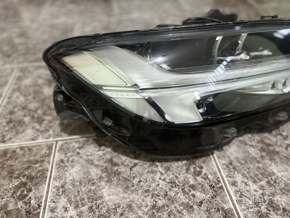 Десен фар за Волво / Volvo S90 V90 FULL LED 2015-2023