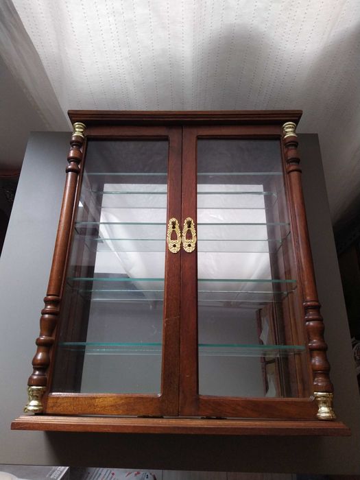 Mini vitrina pentru obiecte de mici dimensiuni