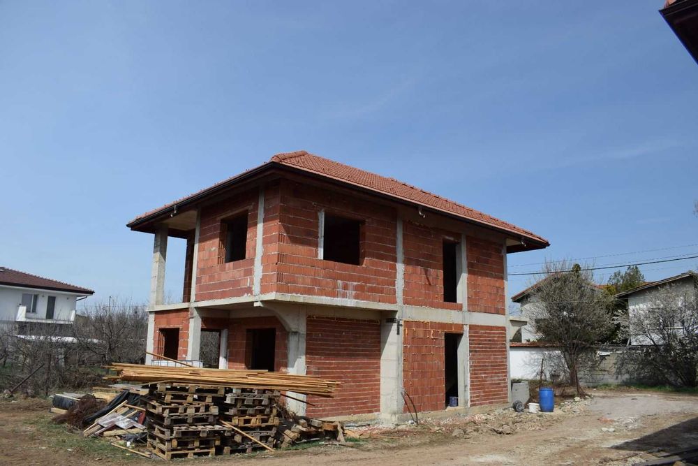 Продава се Къща в Костинброд - 160 кв.м за 1875 €/кв.м - Снимка #1