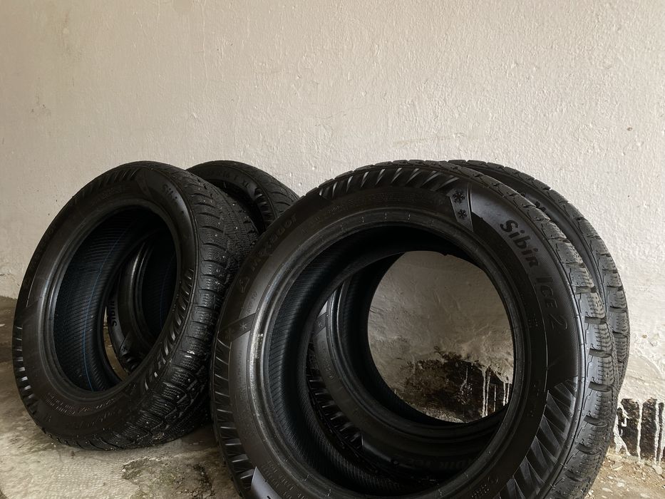 Зимние шины, покрышки r16