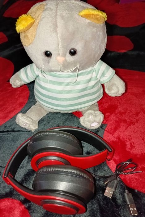 Продаю блютуз наушники беспроводные