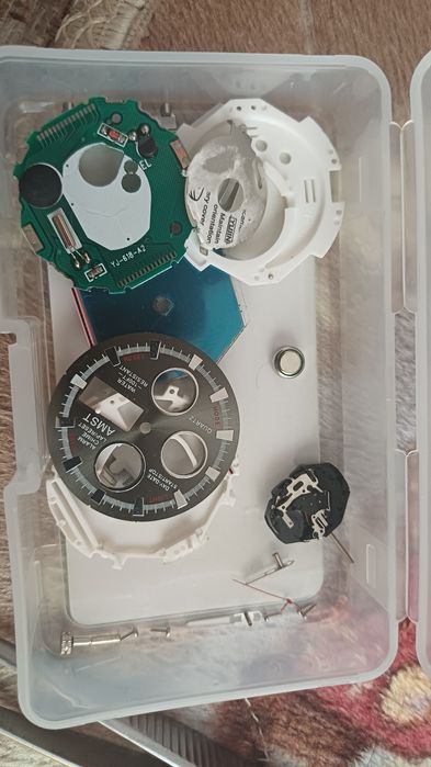 Продаются часы AMST 3003 Запчасти