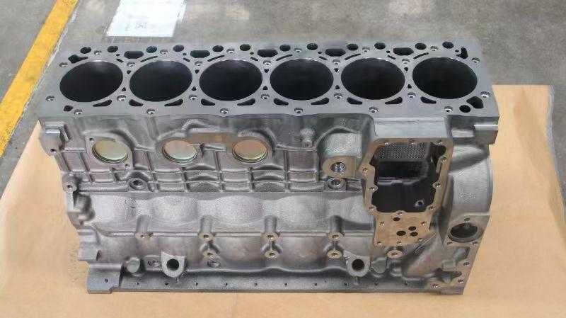 Блок цилиндров Komatsu PC300-8