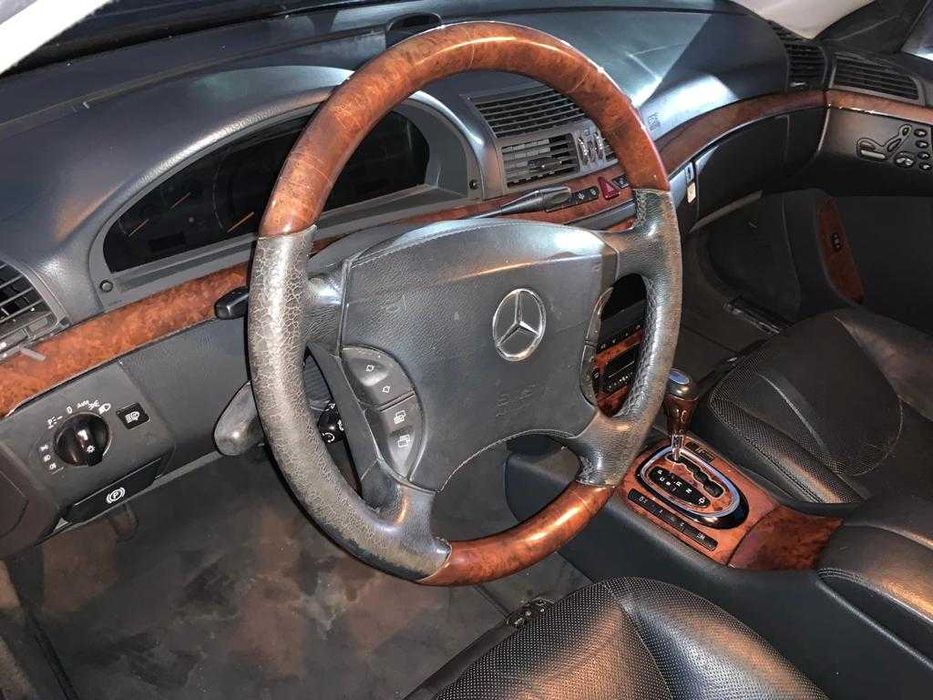 Dezmembrez Mercedes S-class/S600/S320/S350i/S430/W220/AMG/usa/portbagaj/interior/cutie/motor/volan/stopuri/faruri/capota