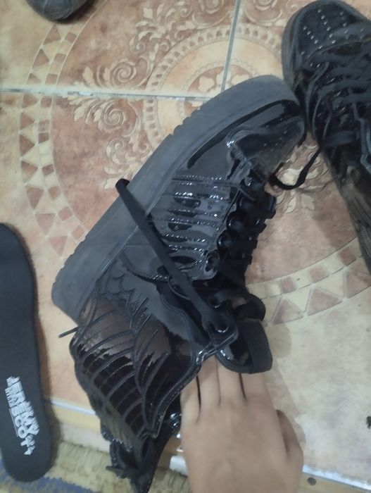 Jeremy Scott wings black patent 42 размер