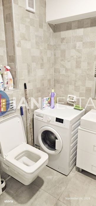 Grozavesti 5`Metrou Politehnica Petrache Poenaru Regie CentralaParcare