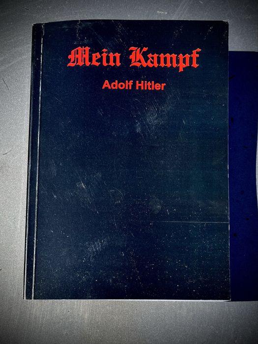 Mein Kampf (Lupta mea) de Adolf Hitler