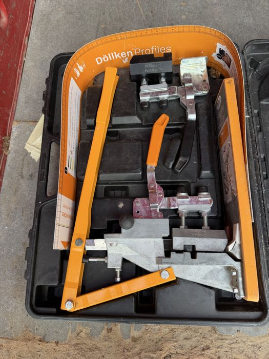 Dollken  ghilotina plinta