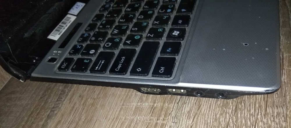 Продам нетбук Asus