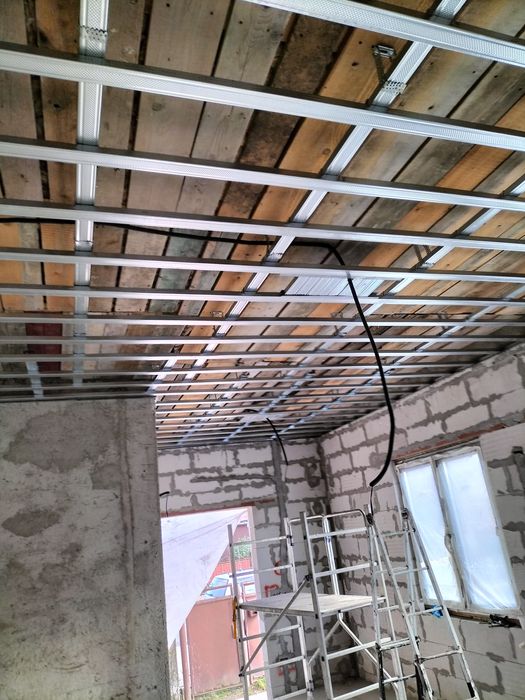 Ofer servicii în constructi