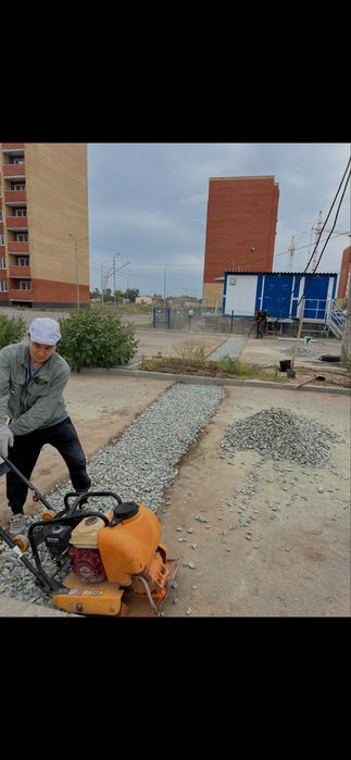 Укладка асфальта, щебенки, установка бордюр.