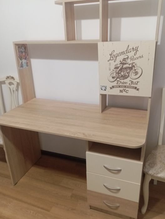 Продам письменный стол