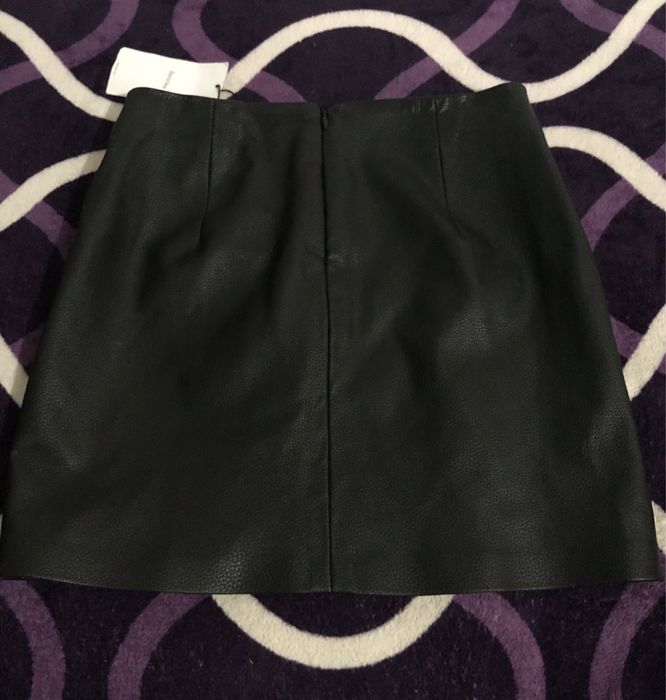 Vand fusta noua cu etcheta