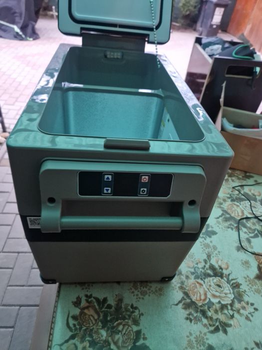 Frigider mare 42 litri auto