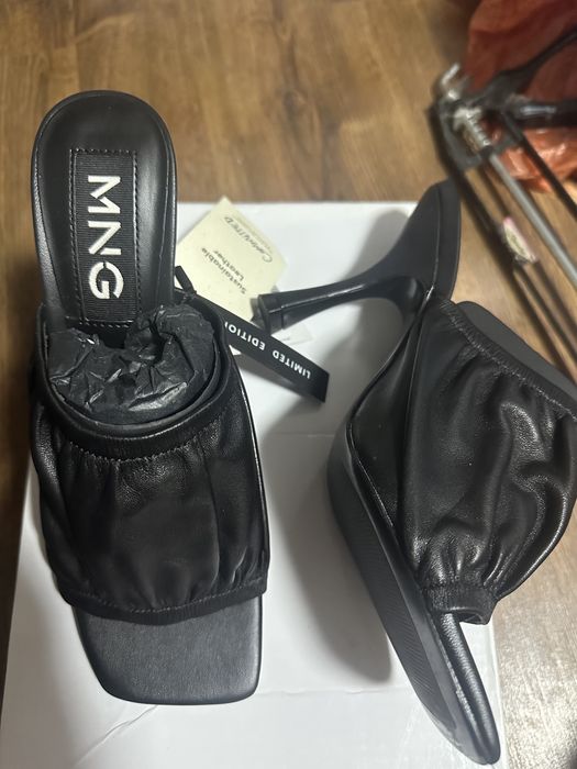 Продам новые шлепки Mango на каблуках