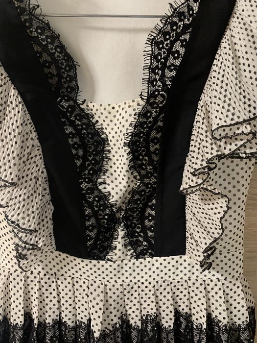 Rochie plisata cu dantela