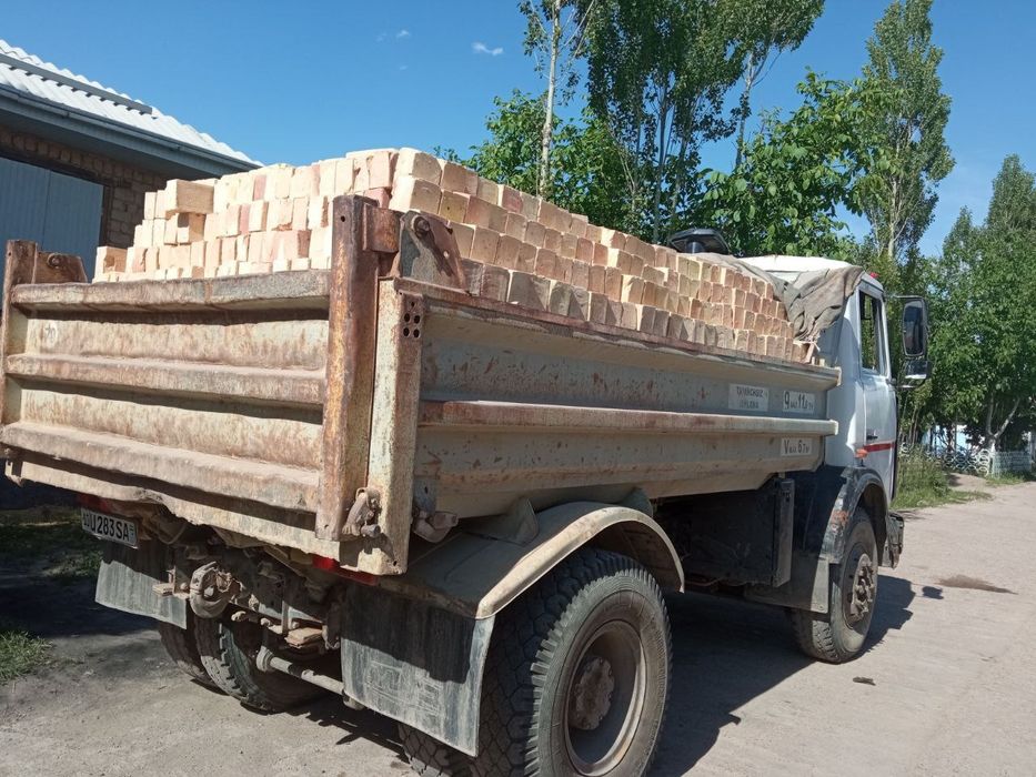 Доставка кирпичей