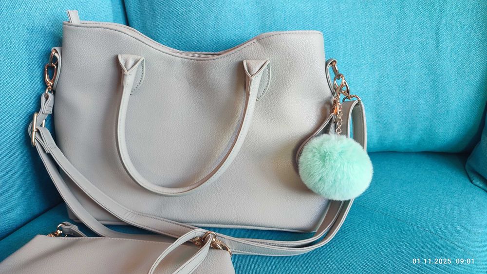 Продавам дамска кожена чанта.