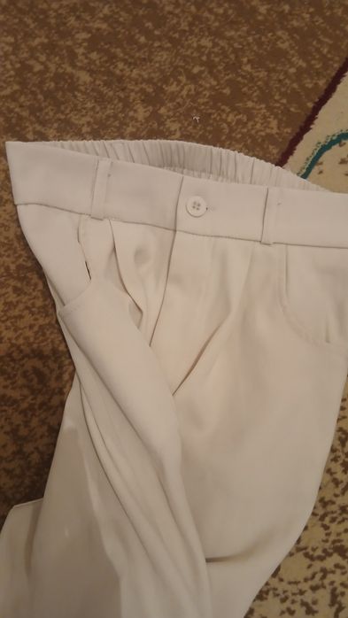 Бу киімдер сатылады, көп киілмеген