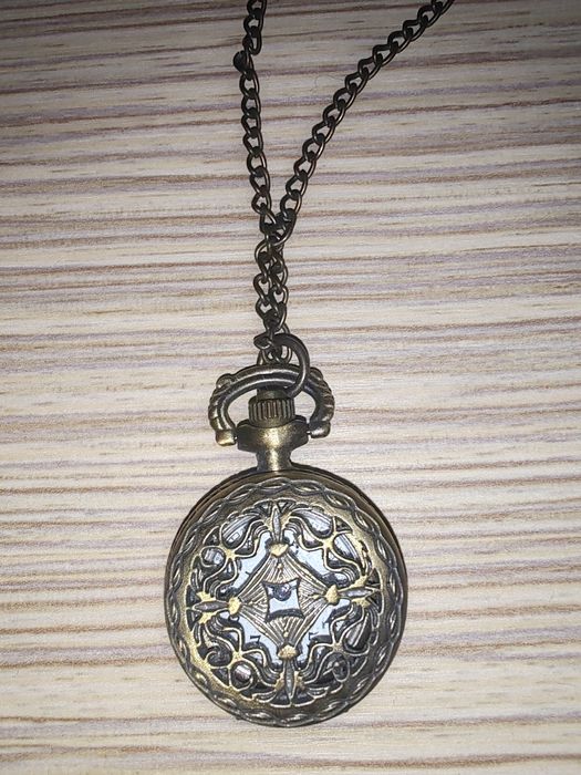 Colier Vintage Time Traveler Ceas cu Detalii Filigranate