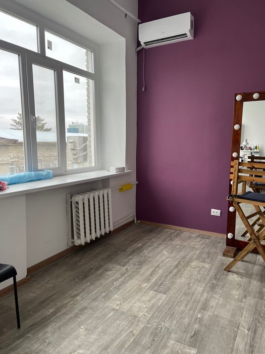 Кабинет в субаренду! Центр!!!