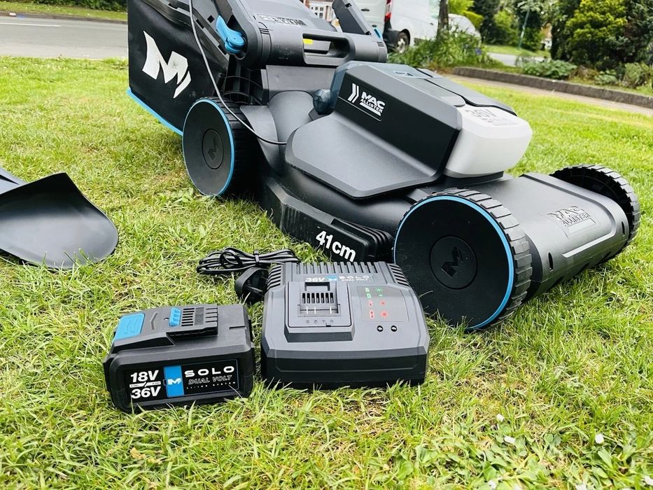 Vând mașina tuns iarba/gazonul gardenline 36v proveniență Germania