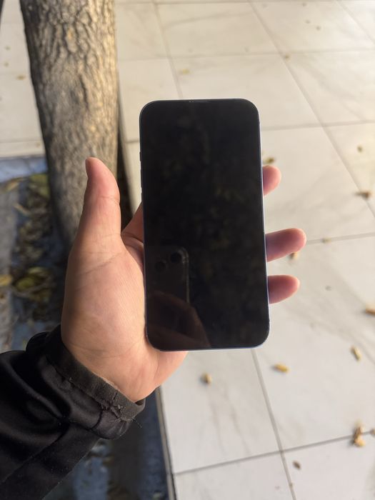 Продам iphone 13 128
