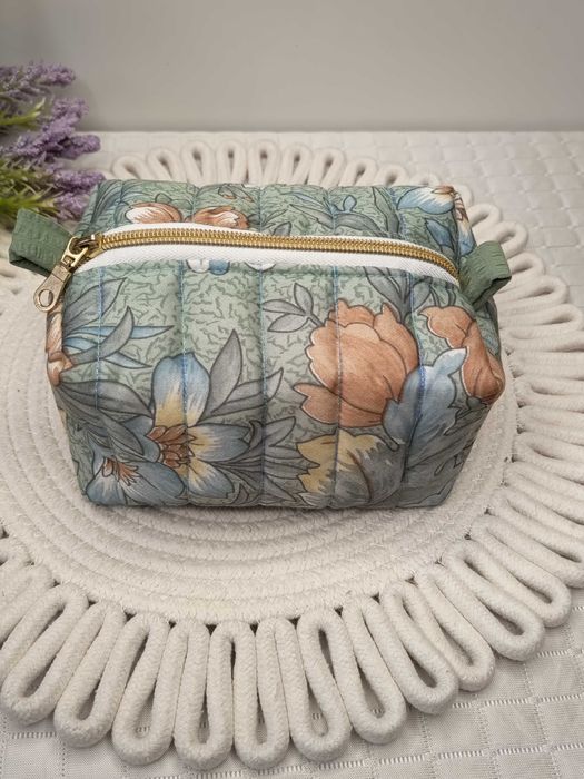 Port fard/geanta cosmetice