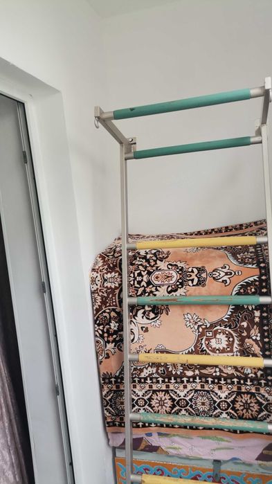 Турник настенный