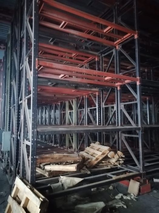 Складские стилажи с электроприводом.