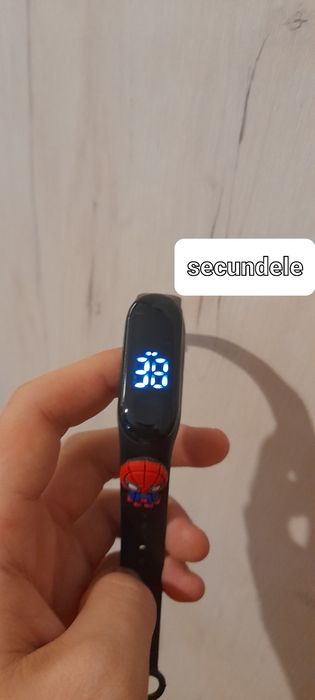 [NEGOCIABIL!]Ceas pentru copii cu Spider-Man (negru, roșu) și Hulk