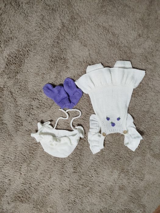 Продам детские вязаные вещи