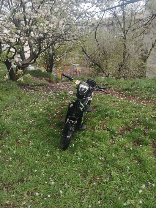 Продам электроскутер СРОЧНО