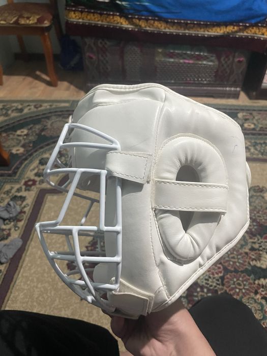 Шлем для карате или единоборства