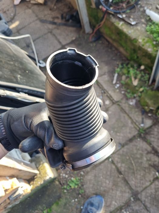 Маркуч за турбо за Ауди А6 Ц6 4Ф 3.0 тди 224,233, 2.7 тди 180 кс