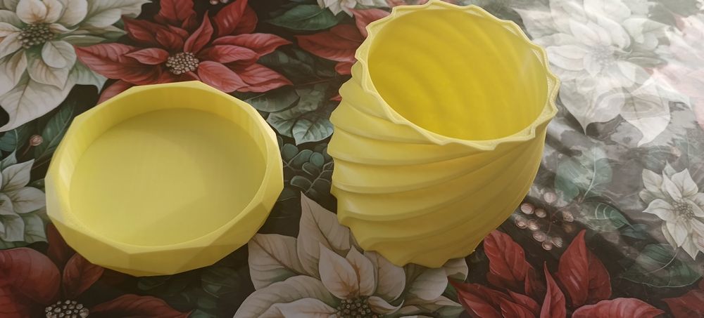 Продаю цветочные горшки