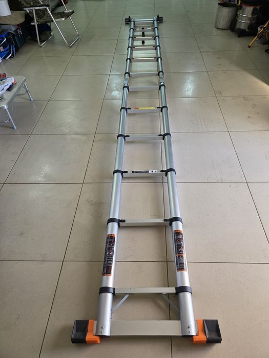 Продам лестницу стремянка.