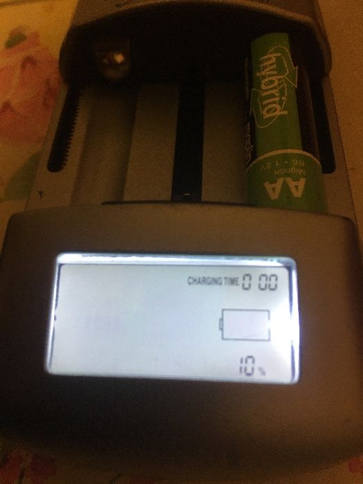 Incarcator acumulatori AA si AAA universal Braun