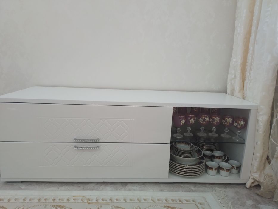 Продам тумбу под ТВ