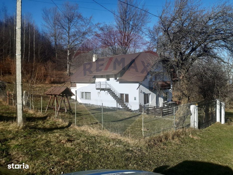 Casă / Vilă cu 7 camere în zona Bran-Tohanita, Brasov
