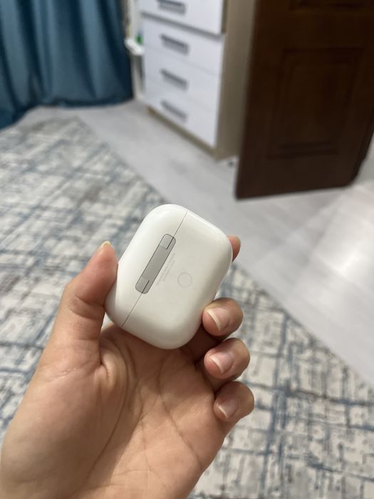 Продам кейс от Airpods Pro 2 оригинал