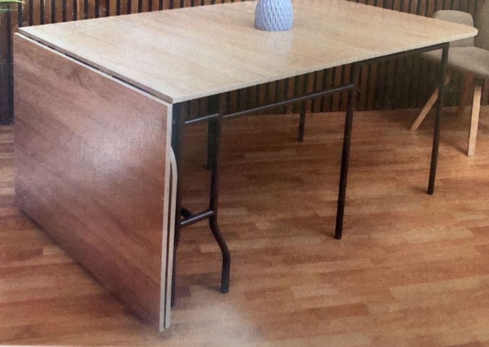 Продам стол книжка