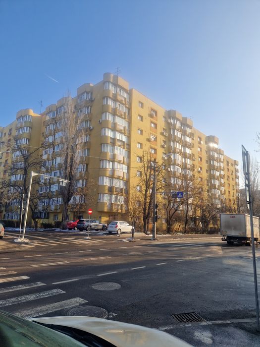 Inchiriez apartament 3 cam Uverturii Teatru Masca+ loc par