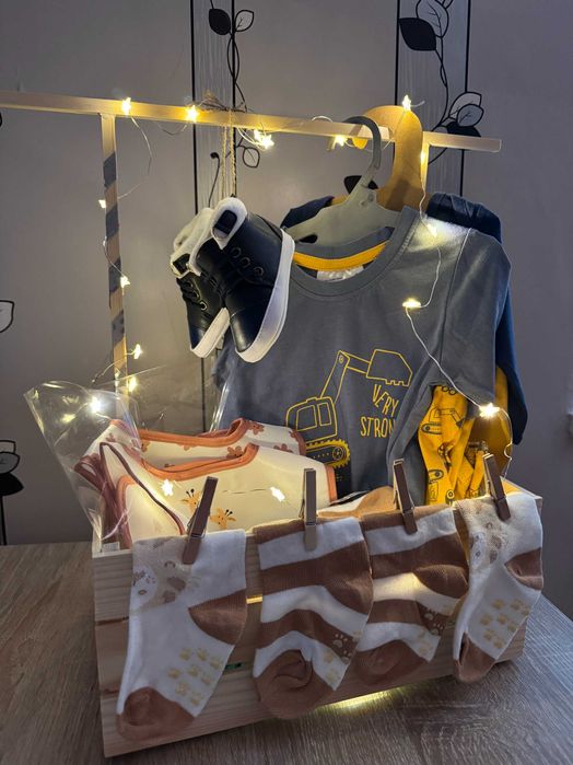 Подаръчна кошница за бебе,покани и картички за погача/орисване и др.