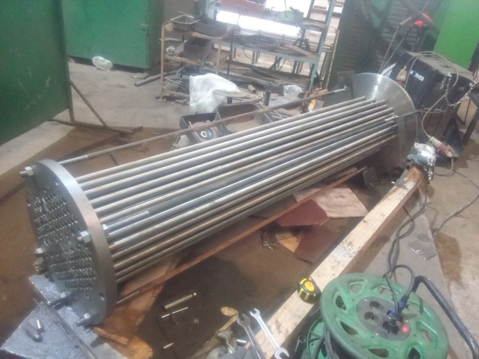 Токарный фрезерный сверловка  работой