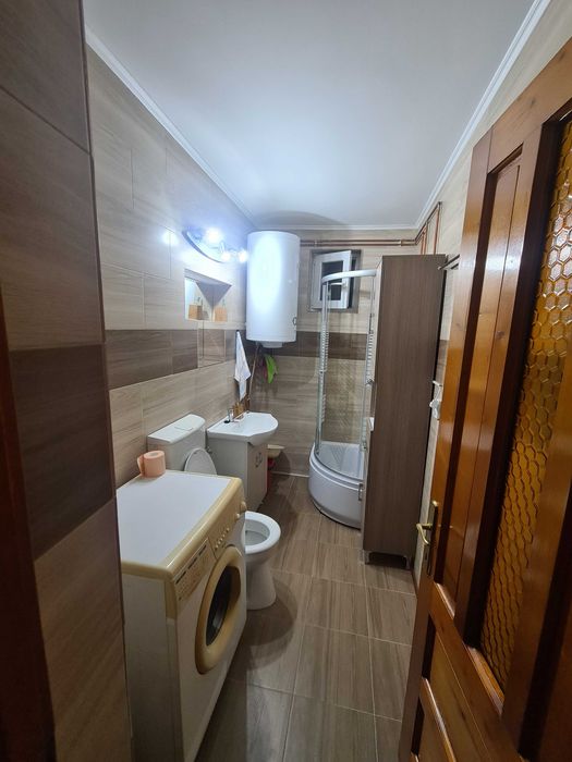 Închiriez apartament