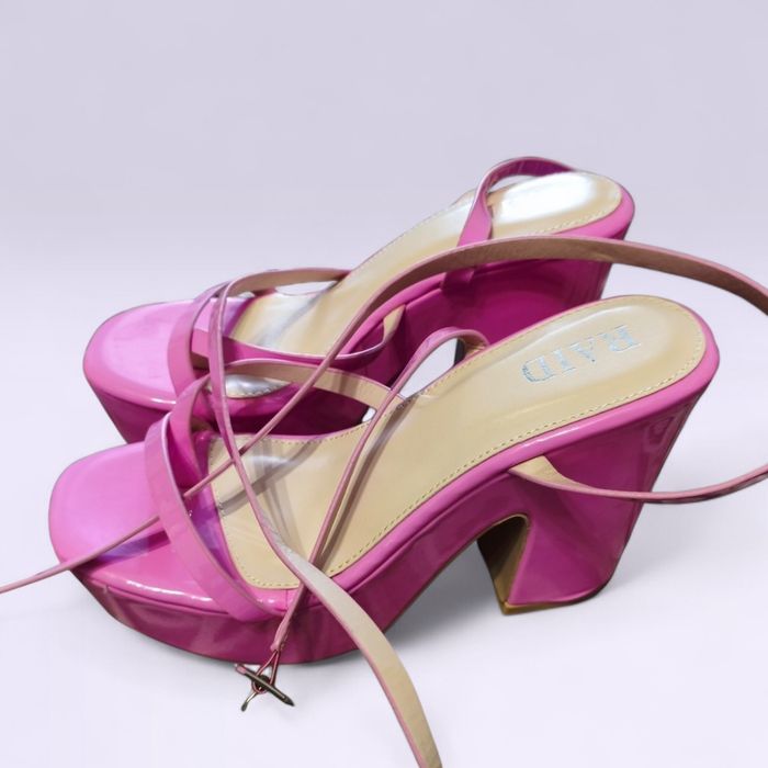 Босоножки Raid. Размер примерно 36.